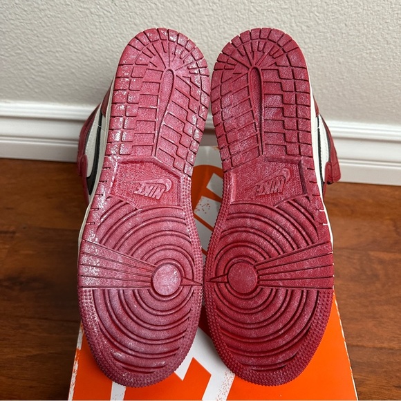 Jordan 1 Retro High OG Chicago Lost and Found Size 7Y - Picture 7 of 7